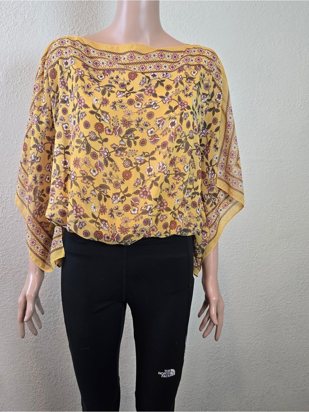 Max Studio Blouse Ruffle Sleeve Yellow Size Large - Picture 2 of 11